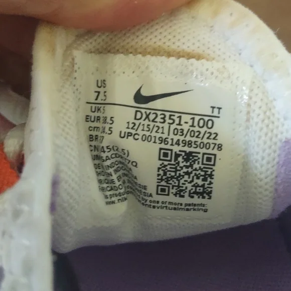 Nike Air Max 270 Women's White Sneakers with Purple and Orange Accents Size 7.5 - Picture 8 of 8